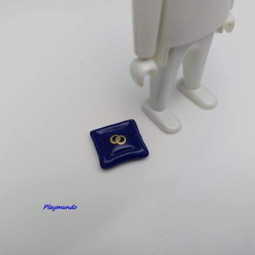 PLAYMOBIL ANILLOS EN COJIN