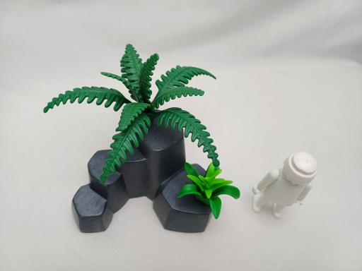 PLAYMOBIL ROCA CON VEGETACION MOD017 [1]