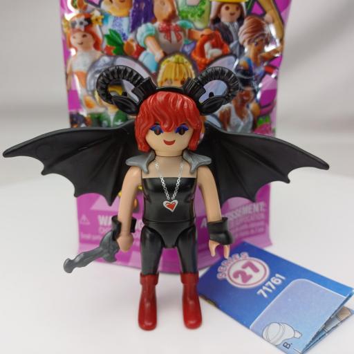 PLAYMOBIL SERIE 27 CHICAS MUJER DEMONIO GARGOLA [0]