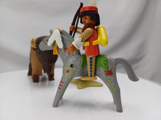 PLAYMOBIL 3731 INDIO CAZANDO BISONTE (AÑO 1988 - 1995) [2]