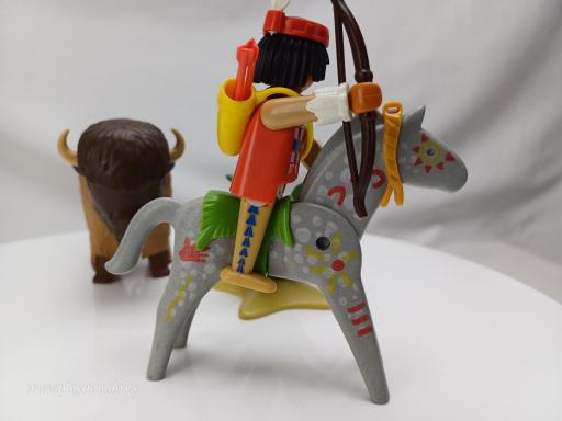 PLAYMOBIL 3731 INDIO CAZANDO BISONTE (AÑO 1988 - 1995) [3]