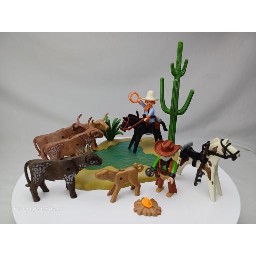 PLAYMOBIL 3801 VAQUEROS OESTE CON VACAS CUERNOS LARGOS ABREVADERO (AÑO 1994)