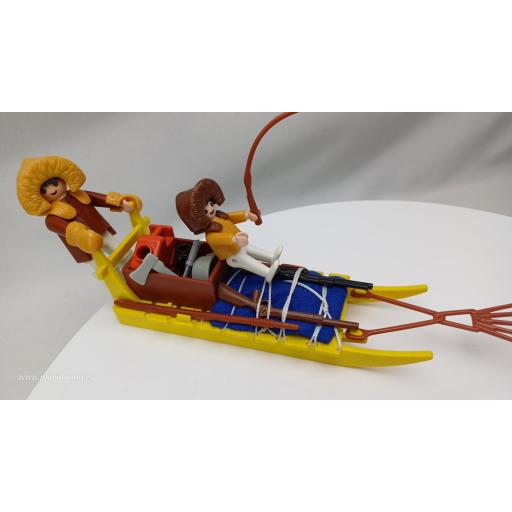 PLAYMOBIL 3466 ESQUIMALES CON TRINEO Y PIRAGUA (AÑO 1985 - 1990) [4]