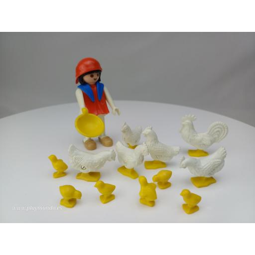 PLAYMOBIL 3595 GRANJERA ALIMENTANDO GALLINAS  (AÑO 1981)