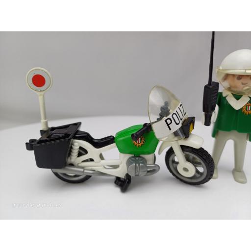 PLAYMOBIL 3564 POLICIA CON MOTO (VERSION 1 ALEMANA , AÑO 1982 - 1988) [1]