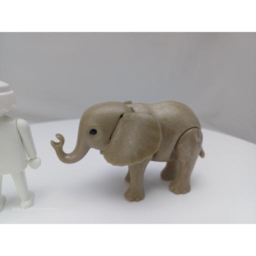 PLAYMOBIL CRIA DE ELEFANTE primera epoca