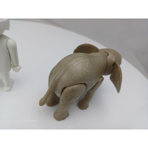 PLAYMOBIL CRIA DE ELEFANTE primera epoca [2]