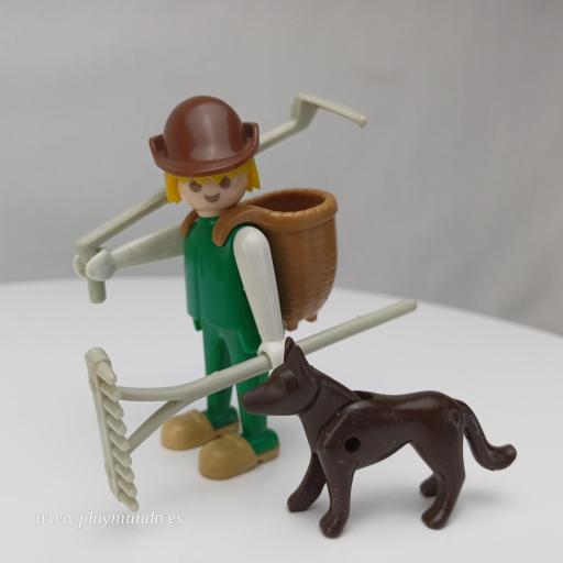 PLAYMOBIL 3373 CAMPESINO MEDIEVAL (AÑO 1977 -1980 )