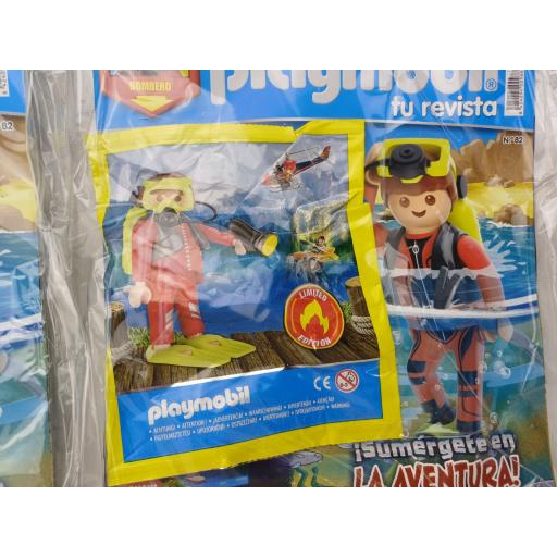 PLAYMOBIL REVISTA BLUE Nº82  BOMBERO mod A ( JULIO 2025)  [1]