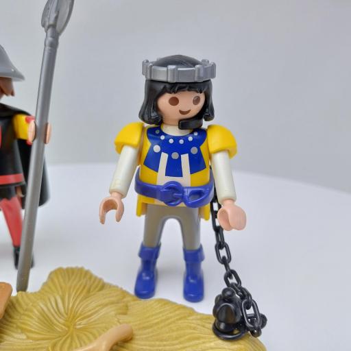 PLAYMOBIL 3328 PRINCIPE PRISIONERO (AÑO 2004) [1]
