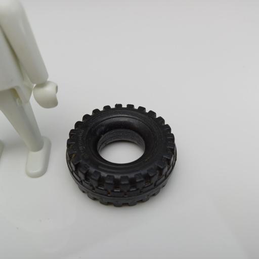 PLAYMOBIL RUEDA NEUMATICO  TODOTERRENO CLASICO