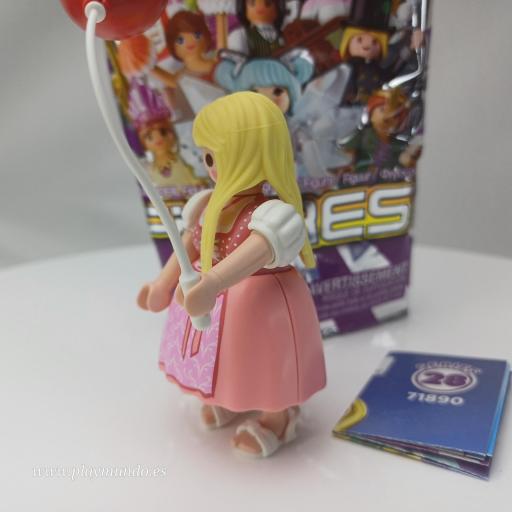 PLAYMOBIL SERIE 28 CHICAS OKTOBERFEST CHICA CON TRAJE TIPICO DIRNDL  [2]