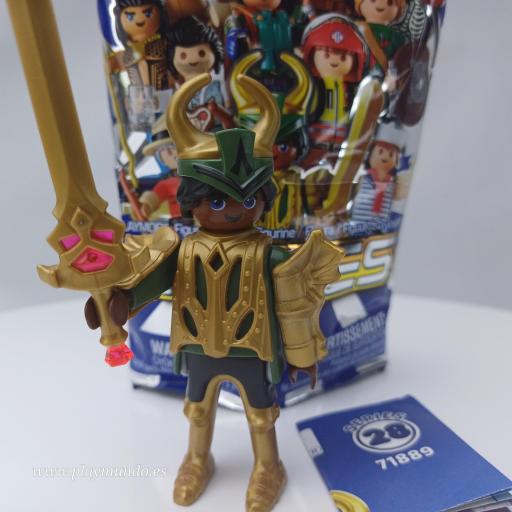 PLAYMOBIL SERIE 28 CHICOS CABALLERO DORADO