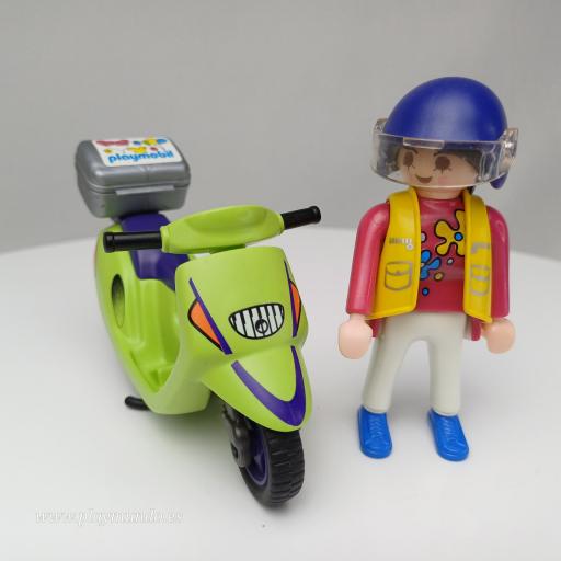 PLAYMOBIL 3946 CHICA CON CICLOMOTOR SCOOTER  (AÑO 1997) [3]