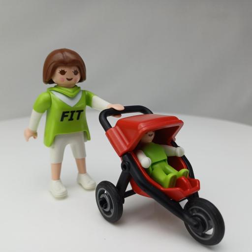 PLAYMOBIL 4697 SPECIAL MAMA CON NIÑO EN CARRITO (AÑO 2010)