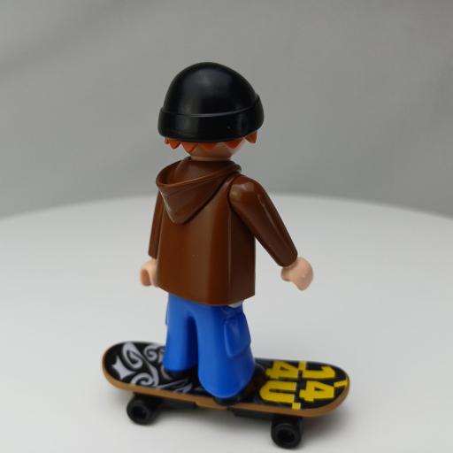 PLAYMOBIL 4754 SPECIAL SKATER  (AÑO 2011) [0]