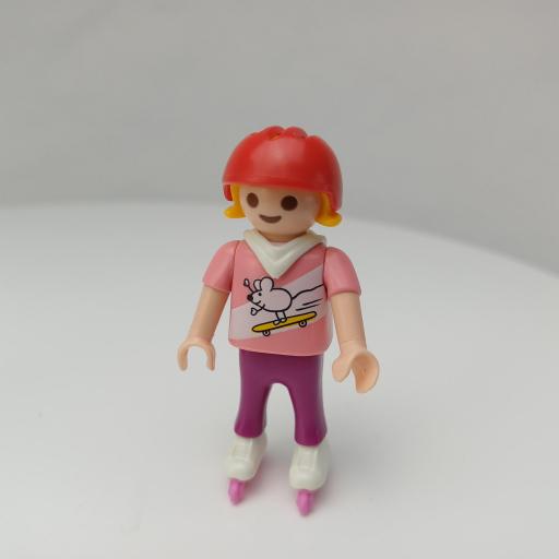 PLAYMOBIL NIÑA CON PATINES MUÑECO CLICK  MOD02568