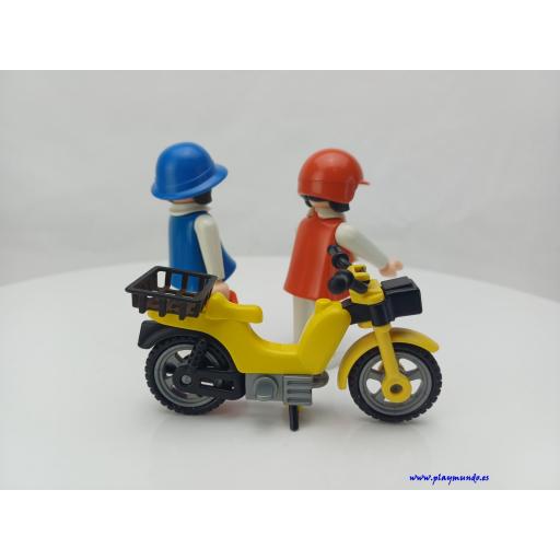PLAYMOBIL 3302 CHICAS CON CICLOMOTOR (AÑO 1986 - 1992) [0]