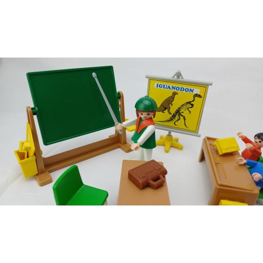 PLAYMOBIL 3522 NIÑO EN CLASE  (AÑO 1984 - 1995) [2]
