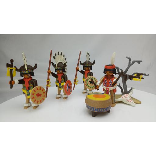 PLAYMOBIL 3732 INDIOS BAILANDO (AÑO 1989)