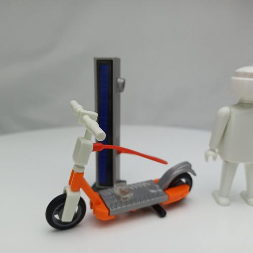 PLAYMOBIL PATIN ELECTRICO CON BASE DE CARGA [0]