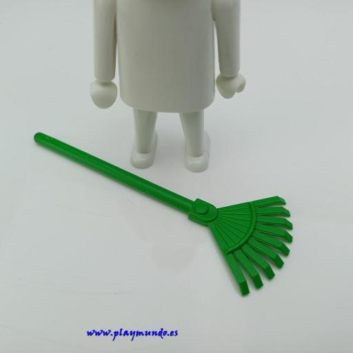 PLAYMOBIL ESCOBA JARDINERO MOD02 [0]