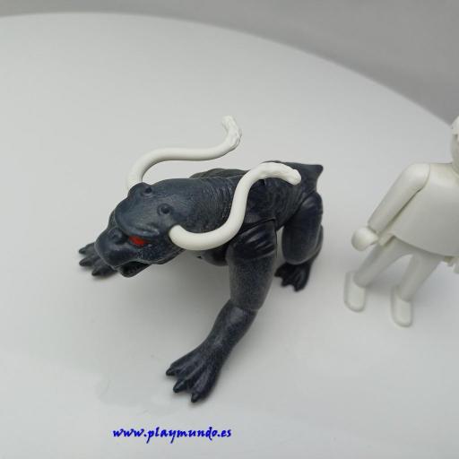 PLAYMOBIL PERRO MOSNTRUOSO GIGANTE  [1]