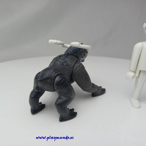 PLAYMOBIL PERRO MOSNTRUOSO GIGANTE  [3]