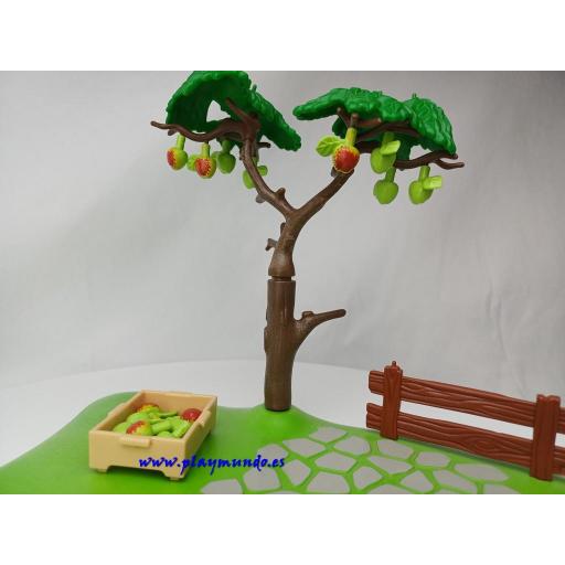 PLAYMOBIL DIORAMA MANZANO [3]