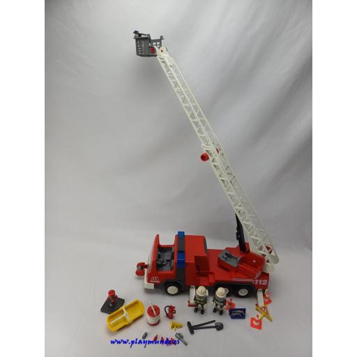 PLAYMOBIL  3182 CAMION DE BOMBEROS (AÑO 2002) Con luces. [2]