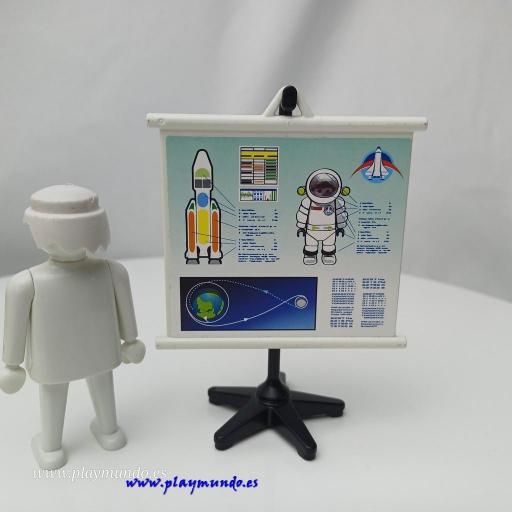 PLAYMOBIL LAMINA DIDACTICA CON SOPORTE ASTRONAUTA COHETE