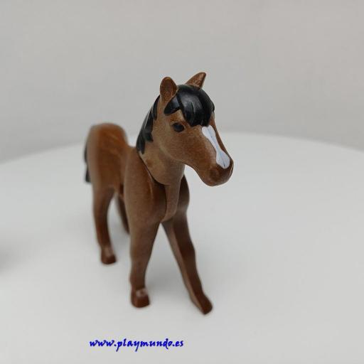 PLAYMOBIL CABALLO MARRON MANCHA BLANCA FRENTE mod0686 [1]