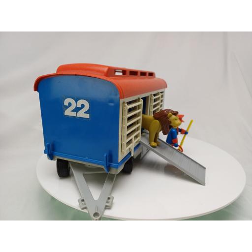 PLAYMOBIL 3514 REMOLQUE DEL CIRCO CON LEON Y DOMADOR (AÑO 1979 - 1984) [1]