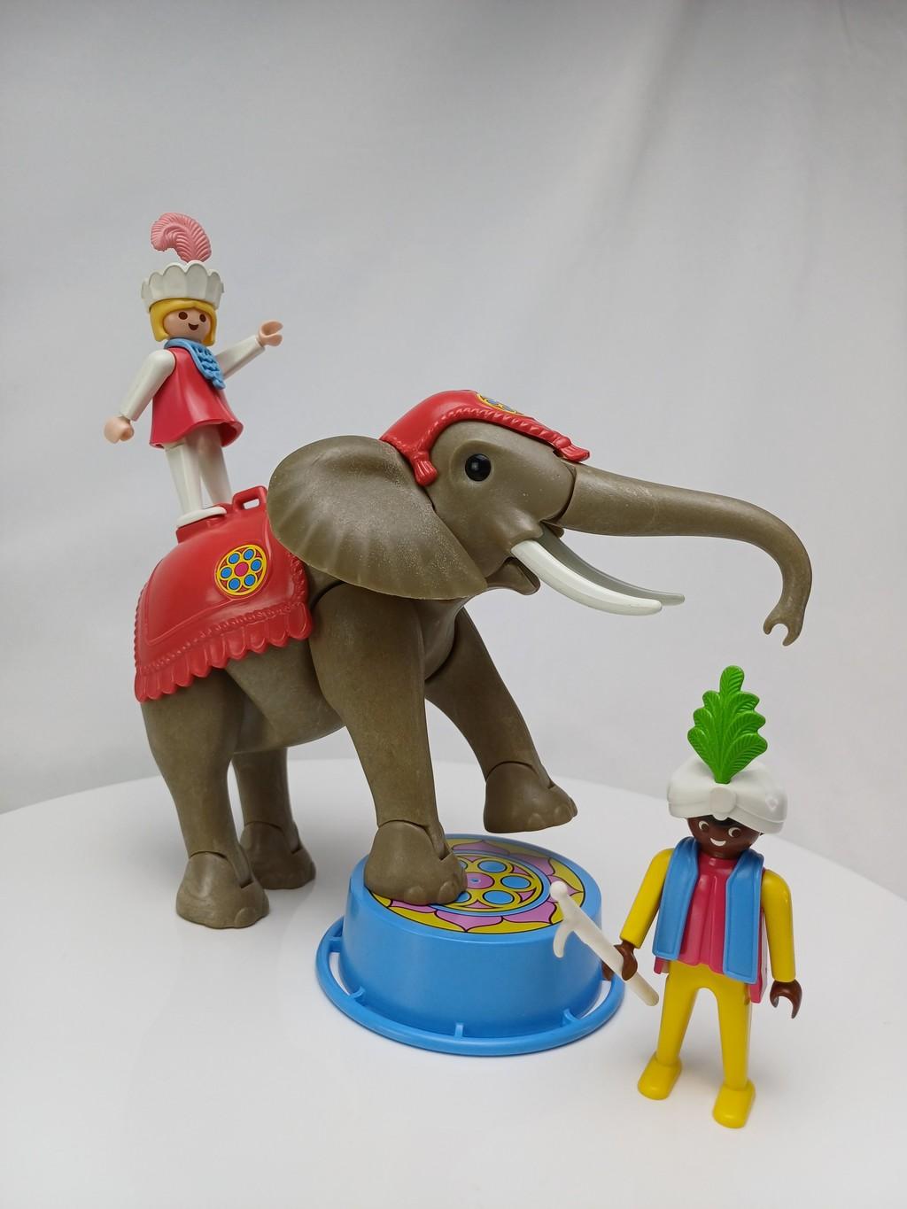 PLAYMOBIL 3711 ELEFANTE DEL CIRCO CON DOMADOR Y ACROBATA (V1 AÑO 1988)