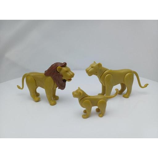 PLAYMOBIL ANIMALES FAMILIA LEONES CLASICO   [0]