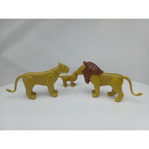 PLAYMOBIL ANIMALES FAMILIA LEONES CLASICO   [2]
