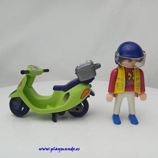 PLAYMOBIL 3946 CHICA CON CICLOMOTOR SCOOTER  (AÑO 1997) [1]