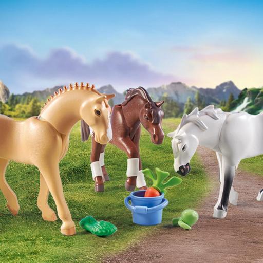 PLAYMOBIL 71356  TRES CABALLOS  [1]