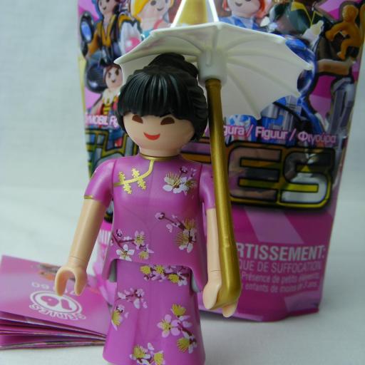 PLAYMOBIL SERIE 16 CHICAS MUJER CHINA CON SOMBRILLA