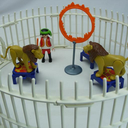 PLAYMOBIL 3727 REMOLQUE DE LOS LEONES DEL  CIRCO (AÑO 1991 - 1996) [2]