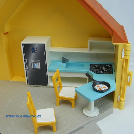 PLAYMOBIL  CASA  CON MOBILIARIO [1]