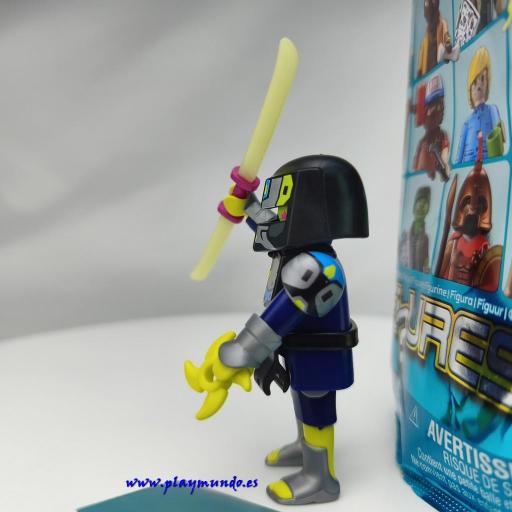 PLAYMOBIL SERIE  30 CHICOS GUERRERO CYBERPUNK  [2]