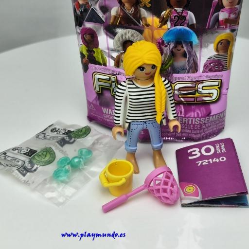 PLAYMOBIL SERIE  30 CHICAS RECOGIENDO CONCHAS EN LA PLAYA [3]