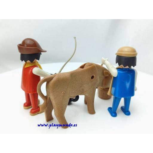 PLAYMOBIL 3577 GRANJEROS CON TORO  (AÑO 1980) [1]