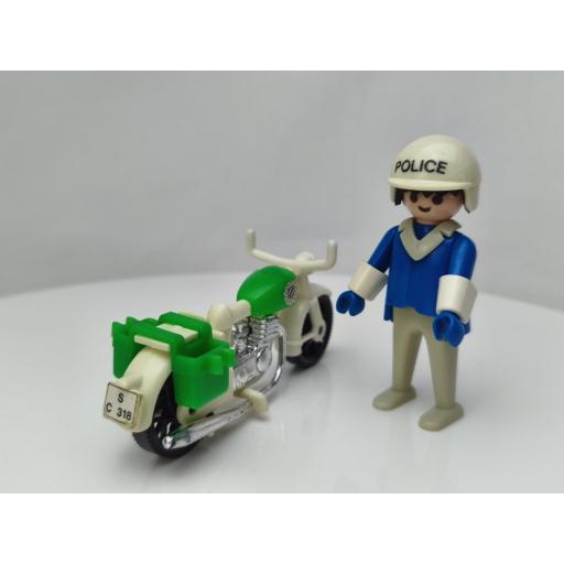 PLAYMOBIL POLICIA CON MOTO PRIMERA EPOCA [2]