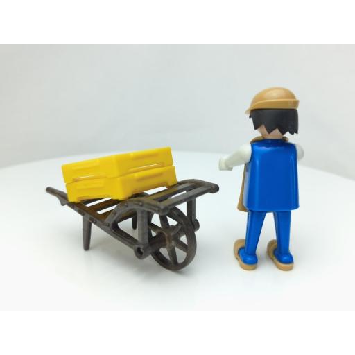 PLAYMOBIL 3369 GRANJERO MEDIEVAL CON CARRETILLA (AÑO 1977) [1]