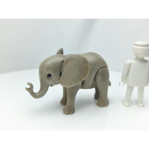 PLAYMOBIL CRIA  ELEFANTE PRIMERA EPOCA [0]
