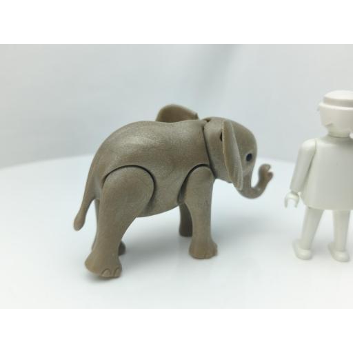 PLAYMOBIL CRIA  ELEFANTE PRIMERA EPOCA [1]
