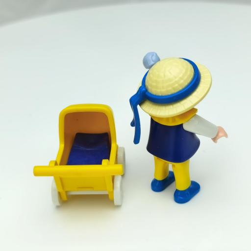 PLAYMOBIL 4584 SPECIAL NIÑA CON COCHECITO (AÑO 2000 - 2004) [1]