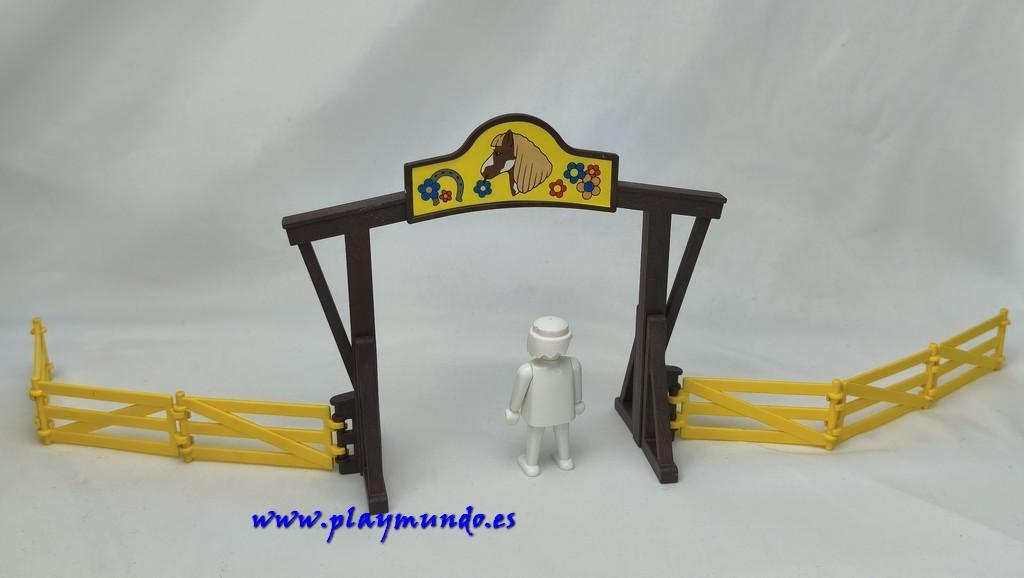 PLAYMOBIL ENTRADA RANCHO GRANJA